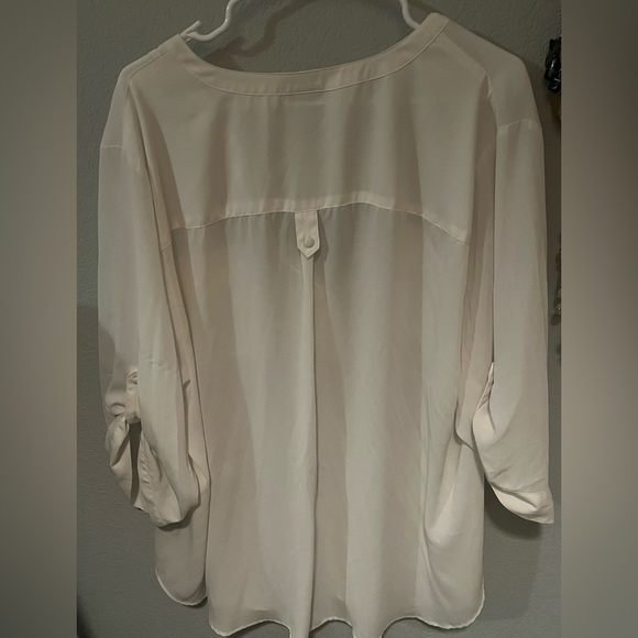White Torrid top mint condition - Picture 2 of 3